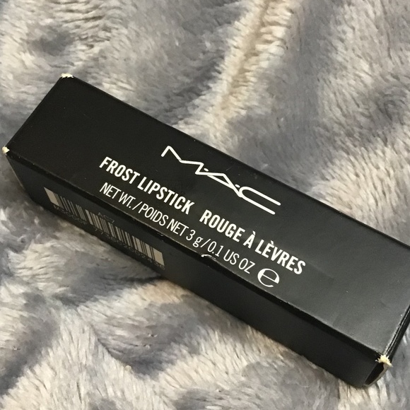 Mac frost lipstick bnib, coral reddish colour
